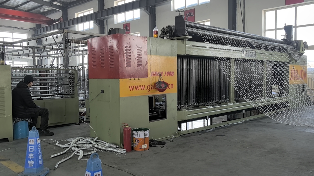 Latest company blogs about Why Overseas Customers Continue to Choose Chinese Factories for Gabion Equipment