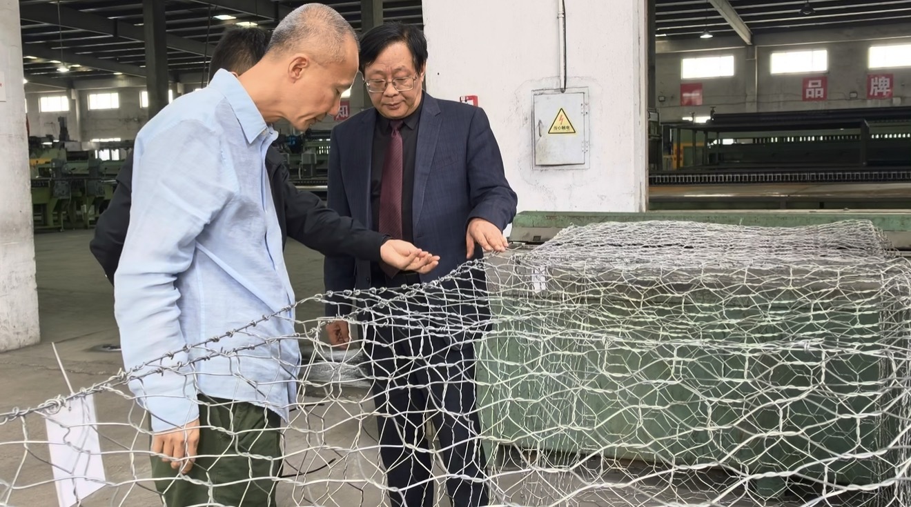Latest company blogs about Overseas Client Visits JINLIDA for On-Site Inspection of Gabion Machine Production