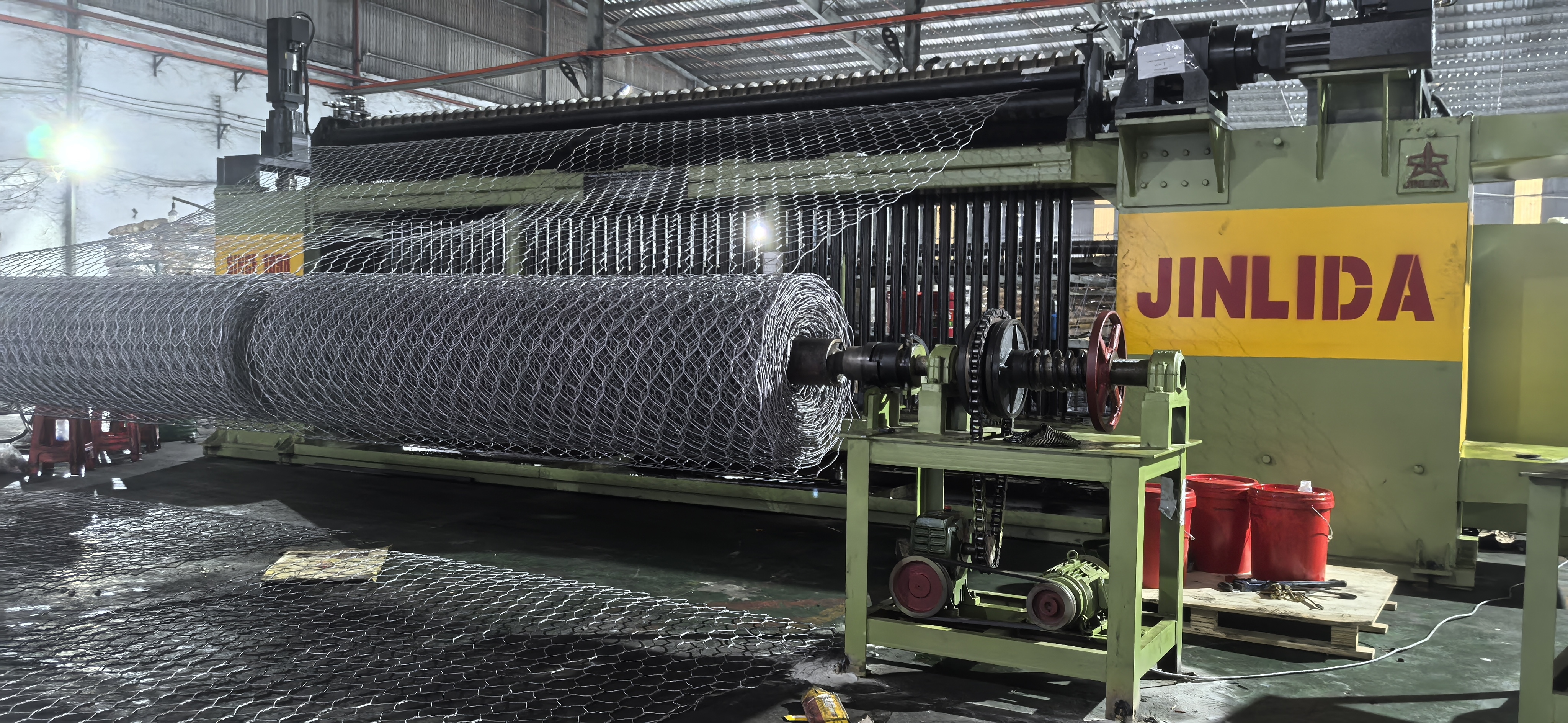 Latest company blogs about How to Reduce Wire Breakage on a Gabion Mesh Machine: A Practical Maintenance Guide