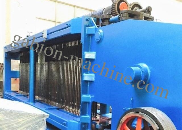 Galvanized Heavy Duty Gabion Machine In Oil / Construction and Fence